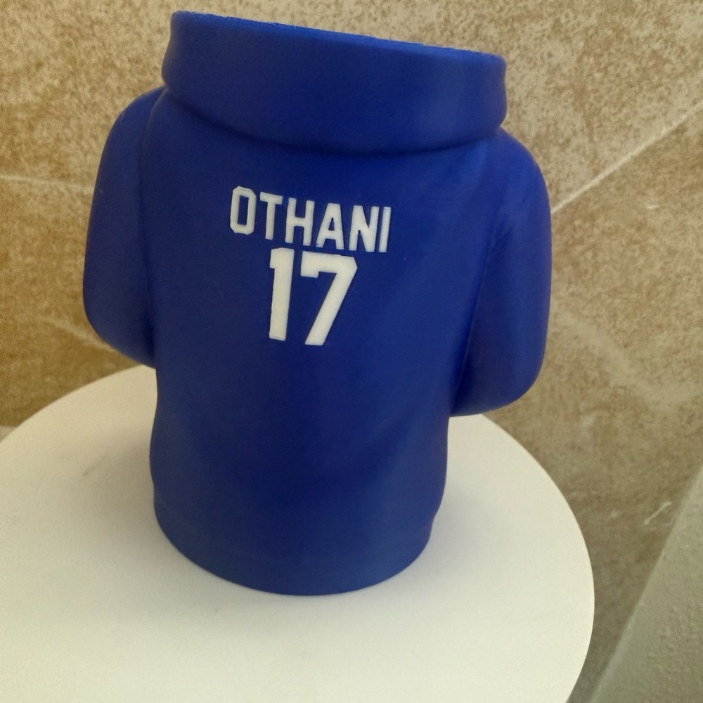Blue 'Othani 17' Hoodie Figurine Pen holder